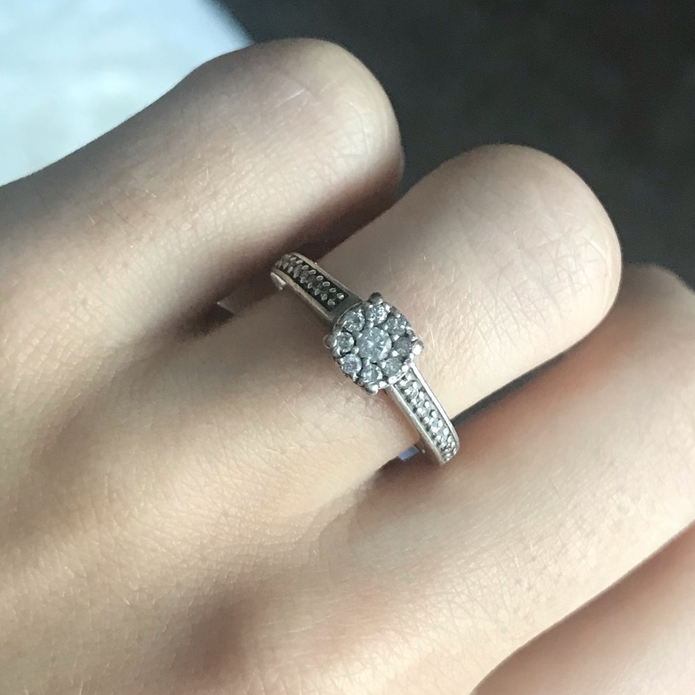 SOLD!! Diamond engagement ring